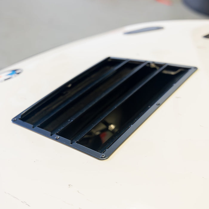 Hood Vent - Center - E30